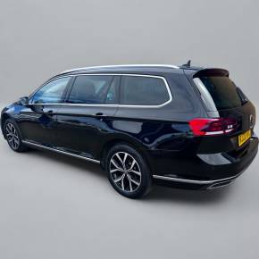 VOLKSWAGEN PASSAT 2022 (22) at Pilgrims of March March