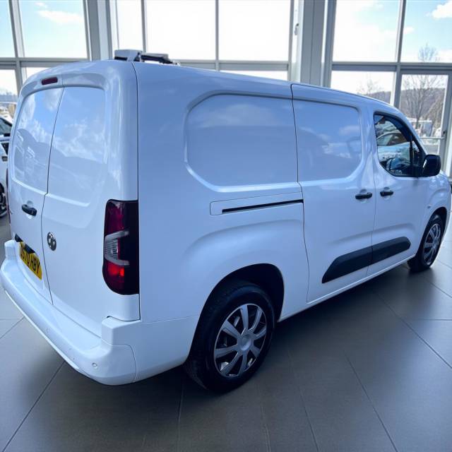 2020 Vauxhall Combo 2300 1.5 Turbo D 100ps H1 Sportive Crew Van